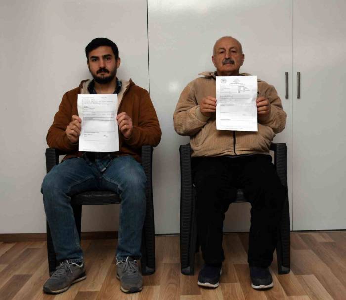 Kavga Sırasında Oğlunu Bastonunu Savurarak Kurtarmaya Çalıştı