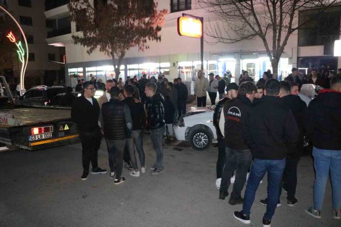 5 Aracın Karıştığı Zincirleme Kaza Maddi Hasarla Atlatıldı