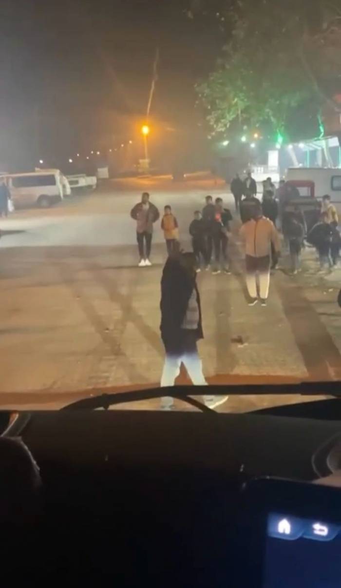 Düğün Eğlencesinde Silahlar Konuştu...çocuklara Rağmen Ateşlediler