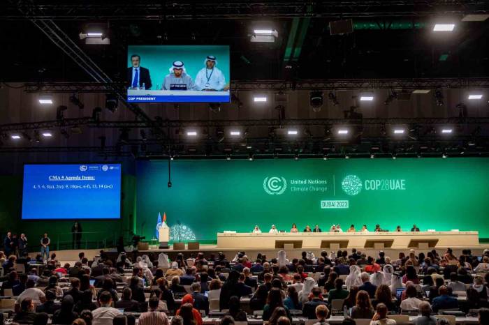 Cop28 İklim Zirvesi’nde İlk Kez Fosil Yakıtlardan Uzaklaşılması Konusunda Anlaşmaya Varıldı