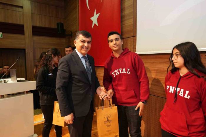 Fadıloğlu: “Tüm Başarılarda Büyük Bir Emek Ve Çaba Var”