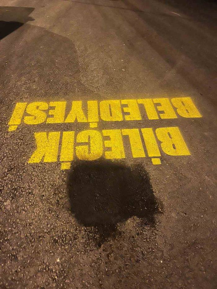 Ak Parti’den Yol Üzerine T.c. Yazılmasına Tepki