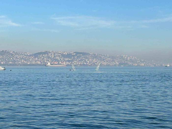 Kocaeli’de Tersanede Korku Dolu Anlar: Yüzer Havuz Battı