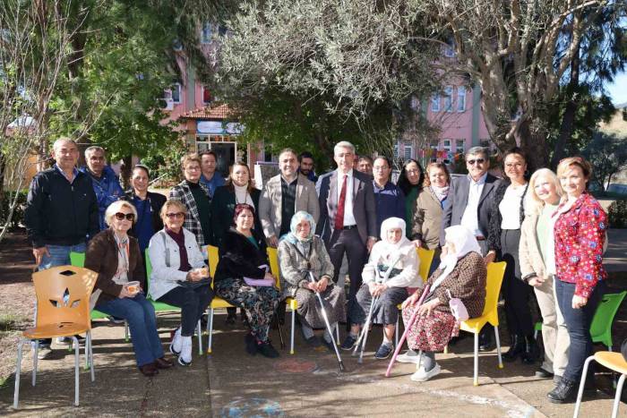 Başkan Oktay, Hisarönü Mahallesi’nde Vatandaşlarla Bir Araya Geldi