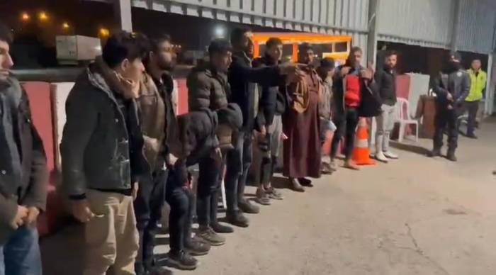 Osmaniye’de 12 Kaçak Göçmen Yakalandı 3 Organizatör Tutuklandı