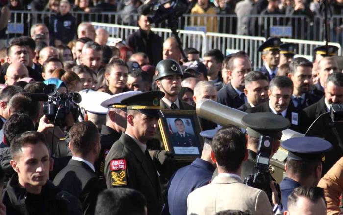 Piyade Teğmen Eril Alperen Emir Son Yolculuğuna Uğurlandı