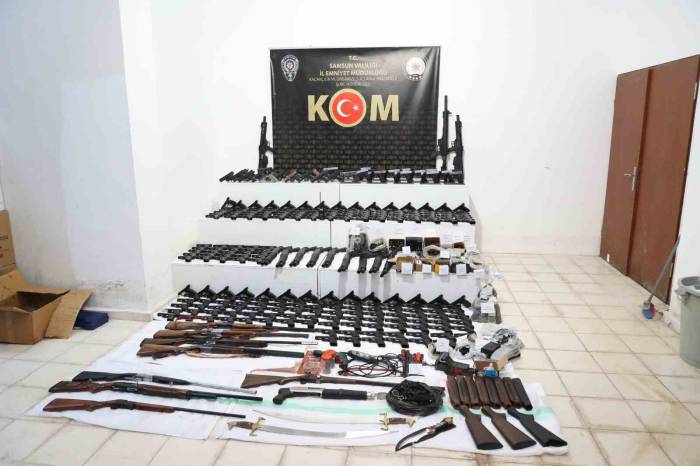 Silah Kaçakçılarına "Kafes" Operasyonu: Cephanelik Ele Geçirildi