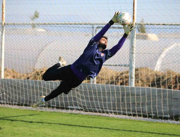 Sivasspor’dan Baver Kuçkar’a Geçmiş Olsun Mesajı