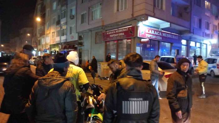 Manevra Yapınca Kaydı, Az Daha Arabanın Altında Kalacaktı: Kaza Anı Kamerada