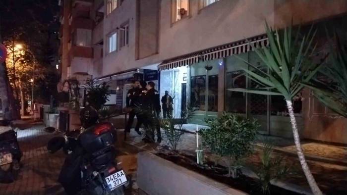 Ataşehir’de Otomobil Motosiklete Çarptı, Motosikletli Yaralandı