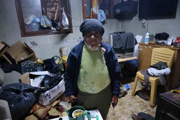 Hem Maaşını Alıyorlar Hem De Anne Ve Babalarına Bakmıyorlar