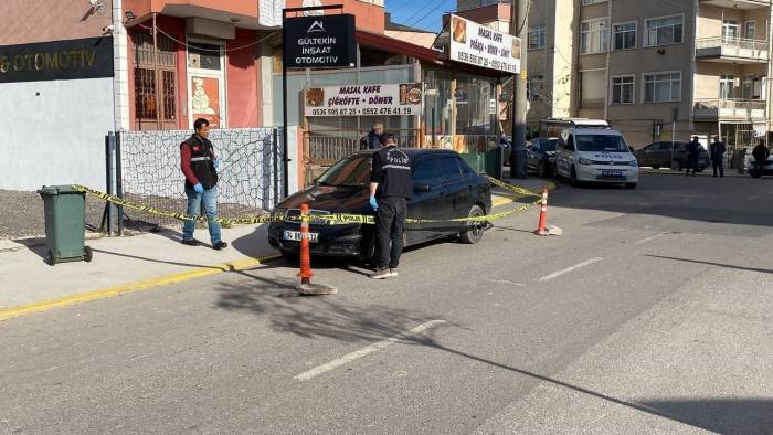Yaşlı Adamı Otomobilde Sırtından Vurarak Öldüren Zanlı Yakalandı