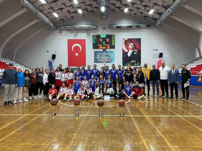 Liseler Arası Basketbol Karşılaşmaları Sona Erdi