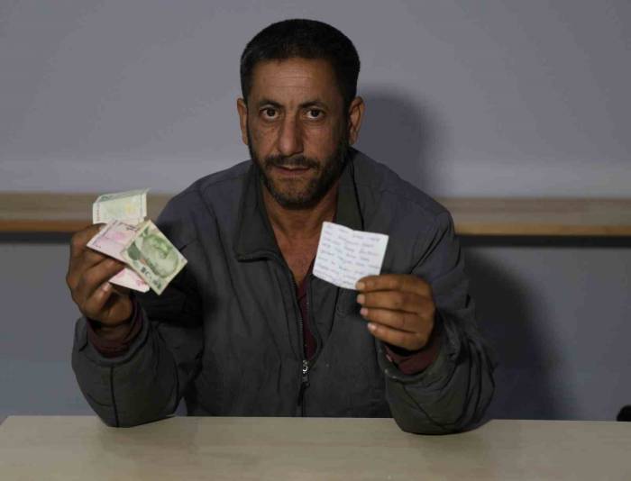 "Gönül İsterdi Ki Size Daha Fazlasını Verip Yardım Edeyim"