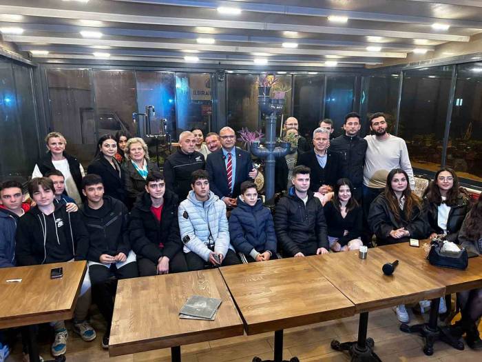 Milas Belediye Başkan Aday Adayı Dr. Günlük, Gençlerle Buluştu