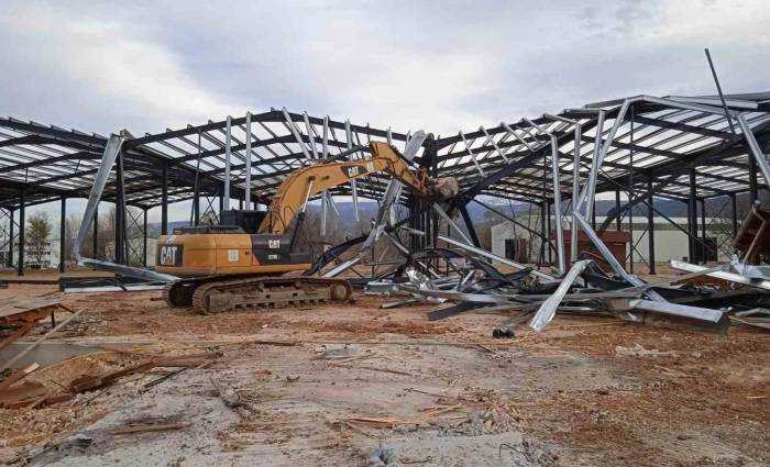 Nilüfer’de 3 Günde 9 Kaçak Yapı Yıkıldı