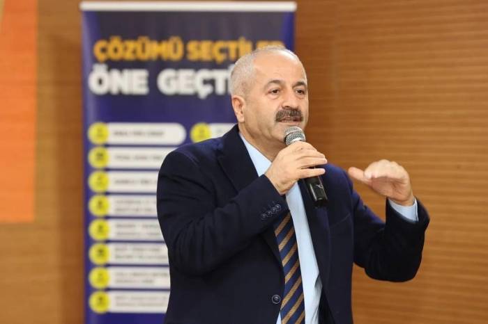 Başkan Büyükgöz’den Gençlere Tavsiyeler