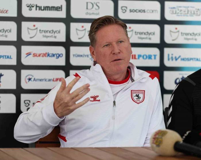 Markus Gisdol: "Trabzonspor’a Göre Yaptığımız Hazırlıkları Değiştirmek Zorunda Kaldık"