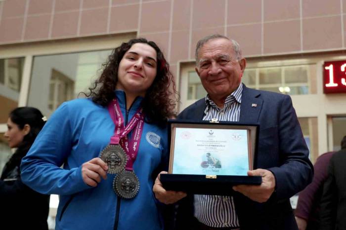 Seyhanlı Sporcular Başarıya Doymuyor