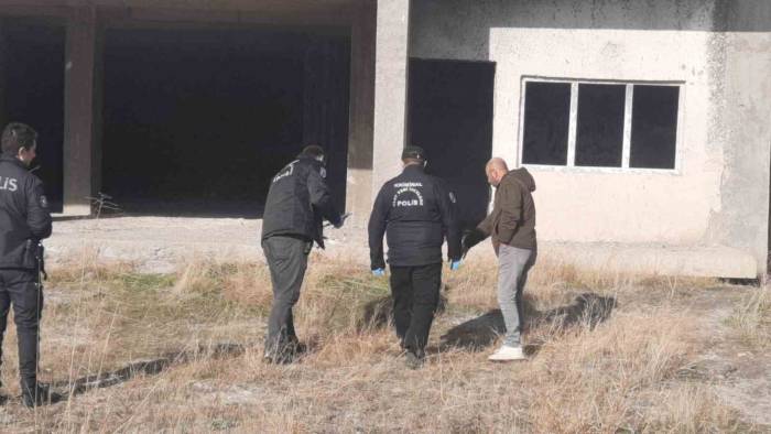 Sivas’ta Şüpheli Ölüm: 9. Kattan Düşüp Hayatını Kaybetti