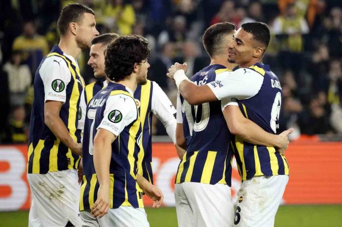 Fenerbahçe, Uefa Avrupa Konferans Ligi’nde Son 16 Turuna Yükseldi