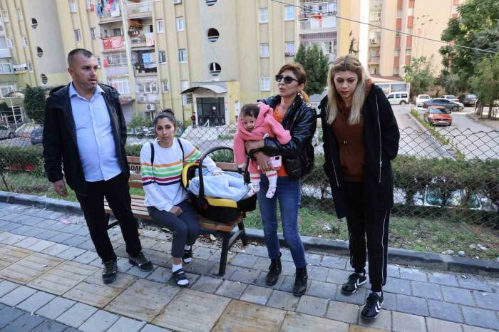 ‘Oğlum Kenardan Git’ Dedi, 5 Yerinden Bıçaklandı