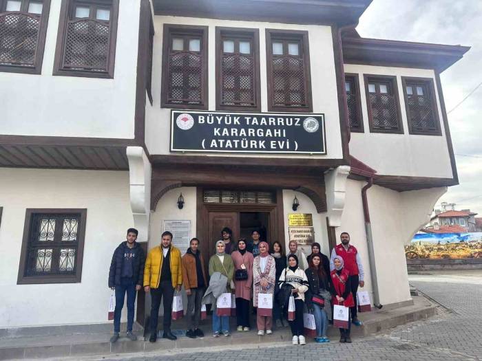 Iraklı Gençler, Büyük Taarruz’da Önemli Bir Yere Sahip Olan Şuhut İlçesini Gezdi