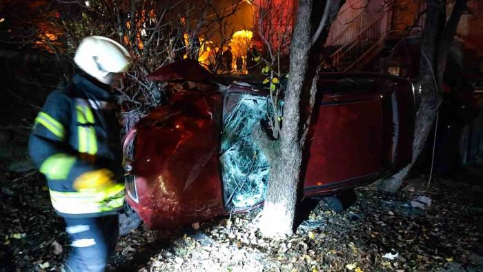 Amasya’da Otomobil Evin Bahçesine Uçtu
