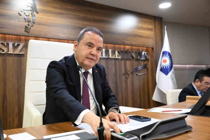 Büyükşehir’den Toplu Ulaşım Esnafına Kilometre Ve Taşıdıkları Yolcu Sayısına Göre Ücret Desteği