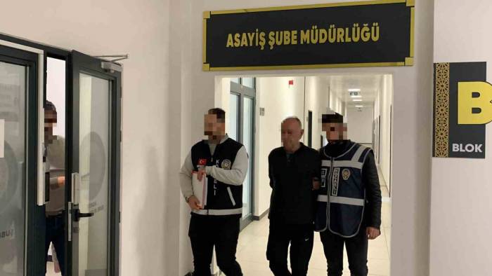 83 Bin 300 Tl Değerinde 6 Cep Telefonu Çalan Şahıs Yakalandı
