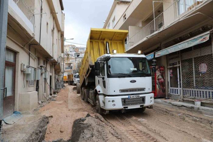 Mardin Genelinde Yol Çalışmaları Devam Ediyor