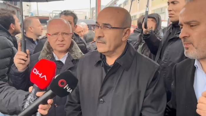 Bursa’da Tekstil Fabrikasındaki Yangına 30 İtfaiye Müdahale Ediyor