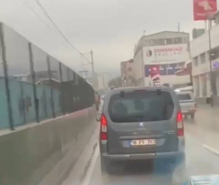 Ambulansa Yol Vermeyen Trafik Magandası Kamerada