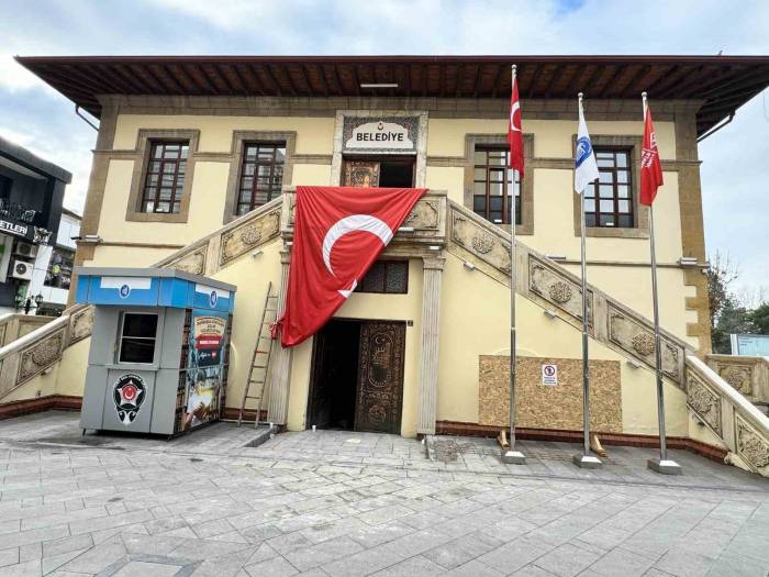 Tarihi Taş Bina 63 Yıl Sonra “Millet Kütüphanesi” Oluyor