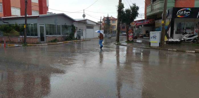 Balıkesir’de Sağanak Etkili Oldu