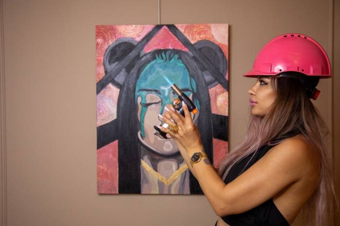 İç Mimar-ressam Ebru Güve Kişisel Sergisini Sanat Severlerle Buluşturdu