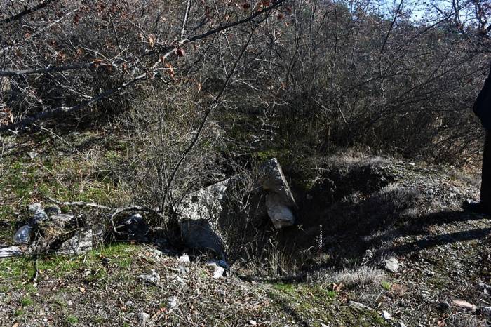 1943’teki Depremde Ölenlerin Defnedildiği Mezarlığı Defineciler Talan Etti