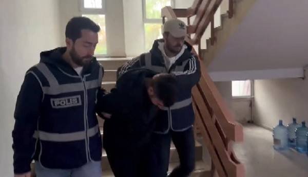 Kendisine Ters Bakan Kişinin Kafasına Sıkan Zanlı Adliyede