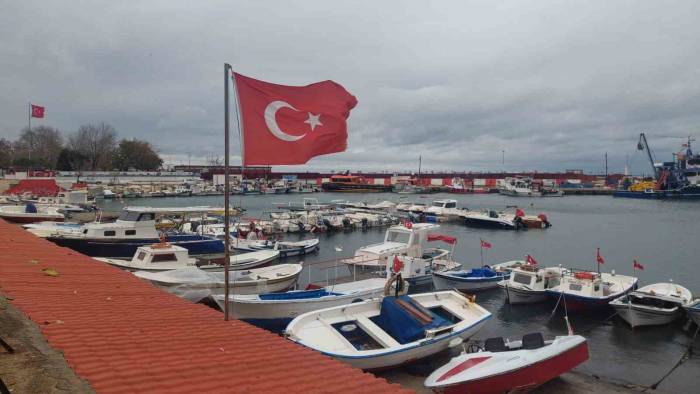 Marmara Denizi Ulaşımına Poyraz Engeli