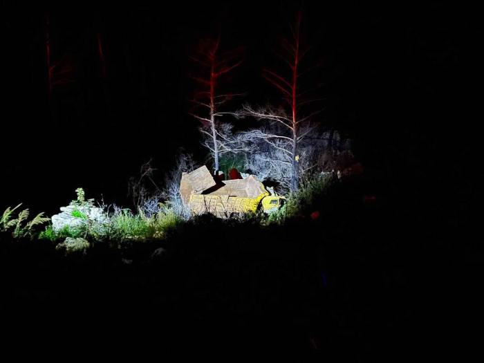 Marmaris’te 30 Metrelik Uçuruma Yuvarlanan Kamyonun Şoförü Hayatını Kaybetti