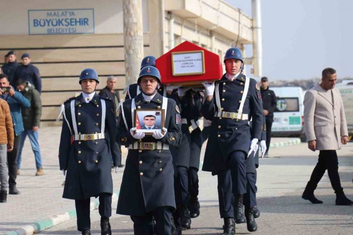 Kazada Şehit Olan Uzman Çavuş Son Yolculuğuna Uğurlandı