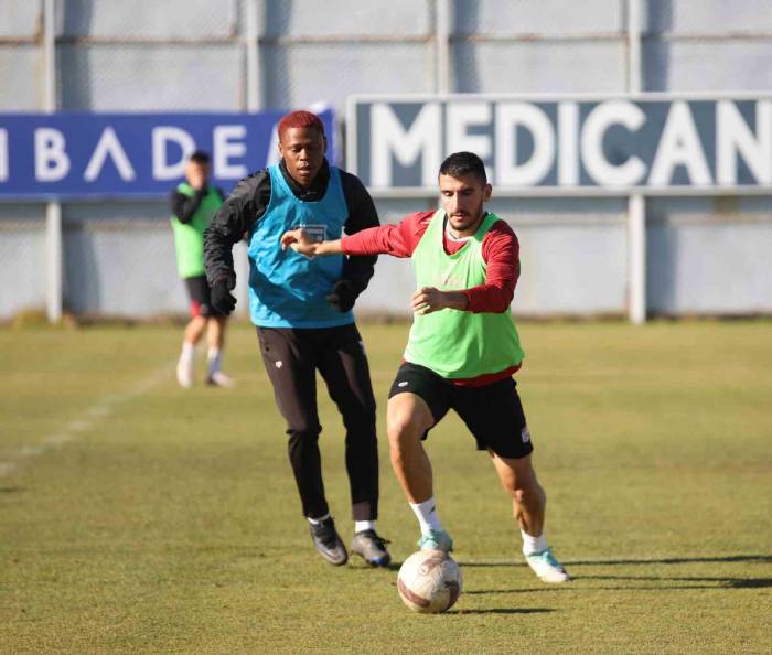 Sivasspor, Başakşehir Maçına İddialı Hazırlanıyor