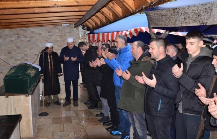 Nijerya’da Yakalandığı Sıtma Hastalığı Sebebiyle Hayatını Kaybeden Kocaelispor Asbaşkanı Toprağa Verildi