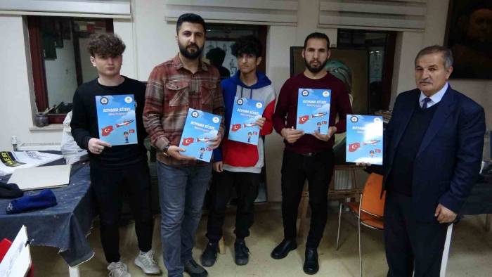 Resim Kursu Öğrencilerinden Dezavantajlı Öğrencilere Boyama Kitabı