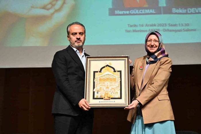 Bursa Büyükşehir Belediyesi’nden ‘Güçlü Aile’ Semineri