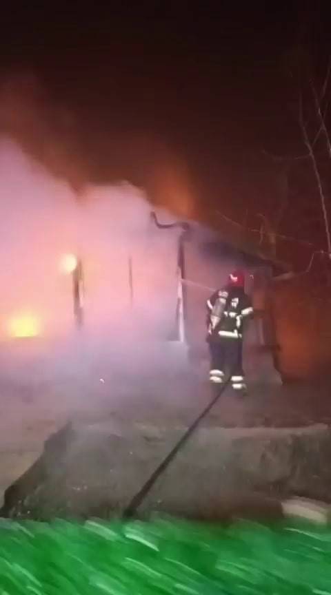 Ahşap Ev Alev Alev Yandı