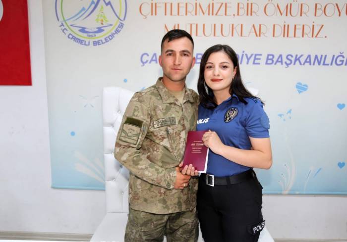 Üniformalı Nikah Tartışmasının Taşındığı Yargıdan Sürpriz Karar Çıktı