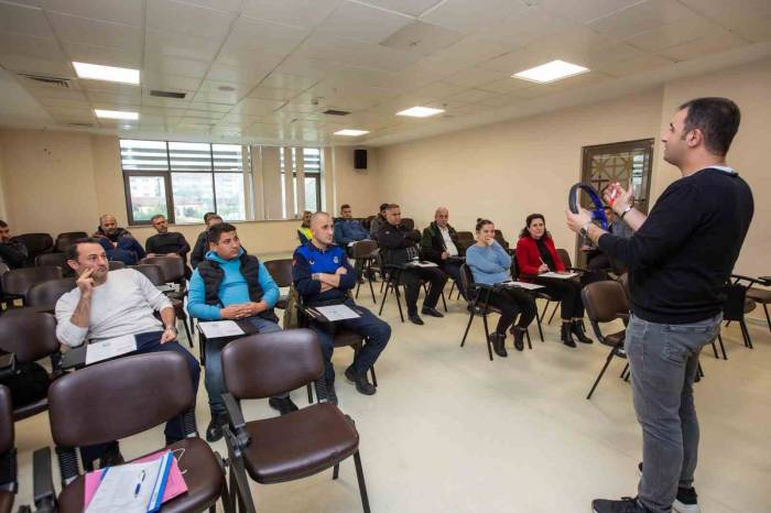 Büyükşehir Şoförlerine ‘Güvenli Ve Ekonomik Sürüş’ Eğitimi