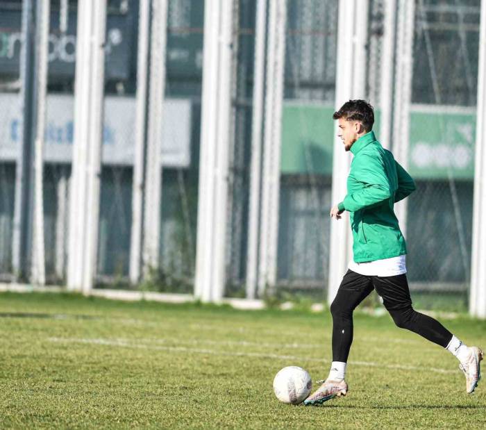 Bursaspor Yoğun Çalışıyor