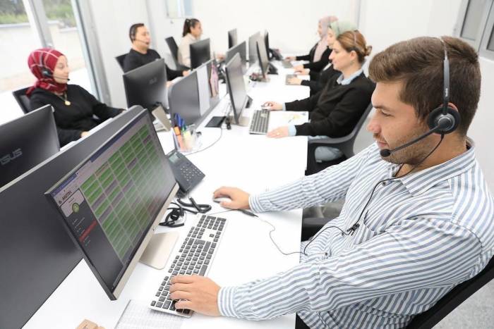 Bergama Belediyesi Çözüm Merkezi Vatandaşların Sorununu Çözüyor